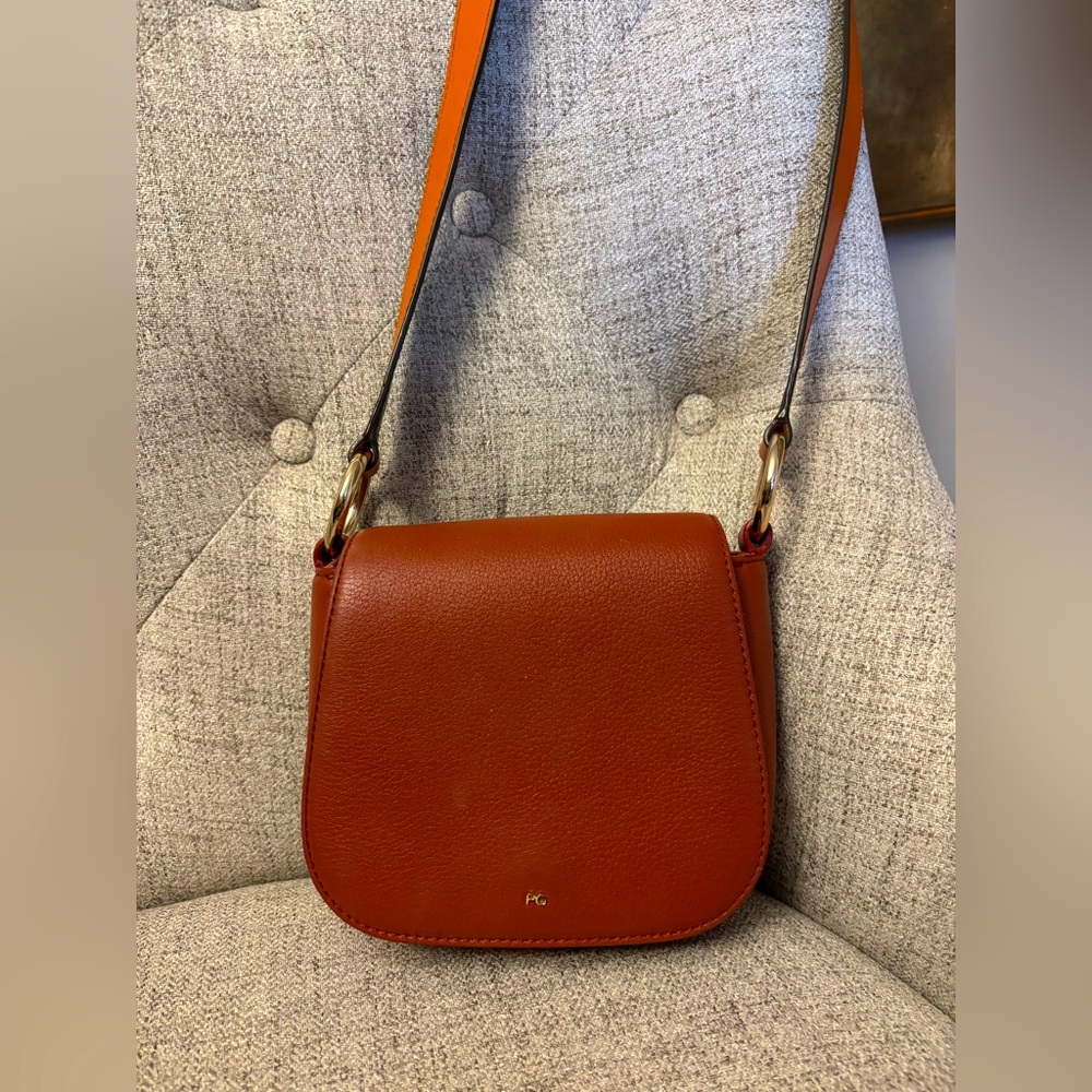 Sophisticated Tan Crossbody Bag with Timeless Design PG🤩😍‼️
